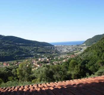 Villa com pomar e vista para o mar em Camporosso