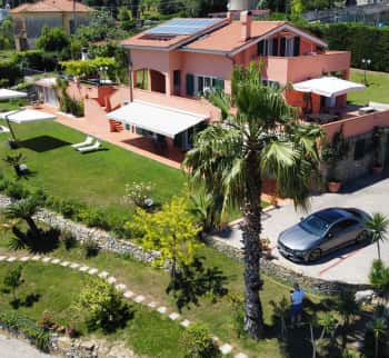 Villa à venda em Sanremo 320 m2